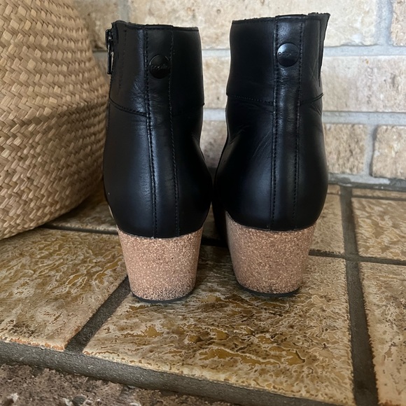 Papillio by Birkenstock
Ebba Wedge Bootie. Size 37. - Picture 3 of 8